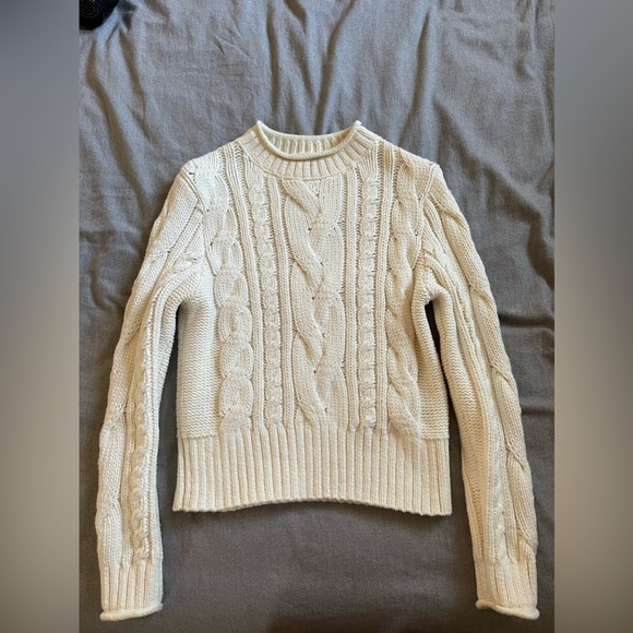 Cable knit sweater from Banana Republic - Picture 3 of 12